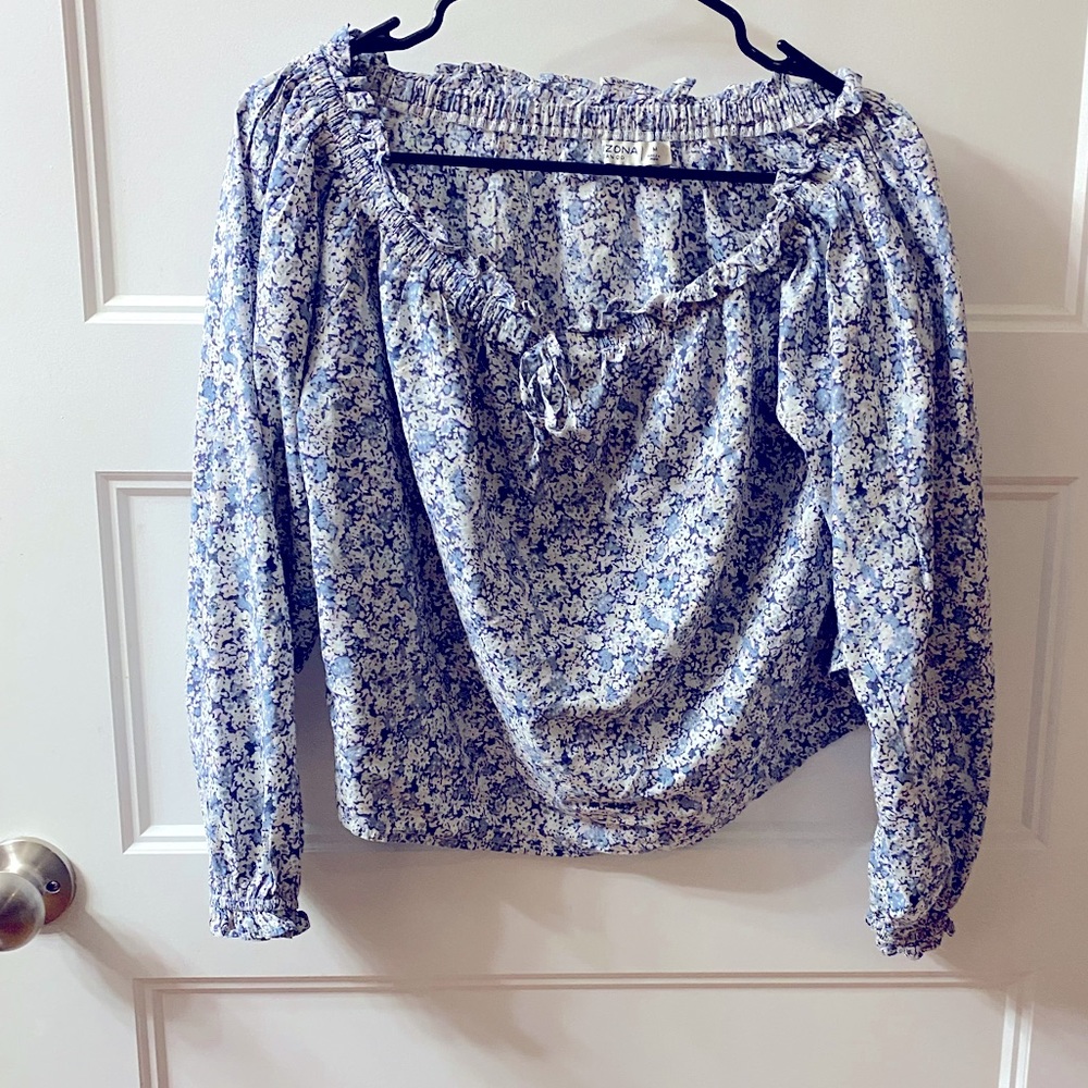 Blue, flowery top, elastic waist and sleeves, small, Arizona Jean Company